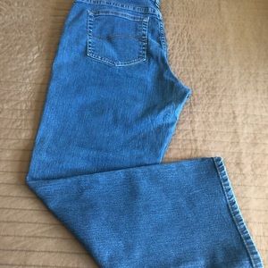 Woman’s Lee Jeans sz 14 Short       #10